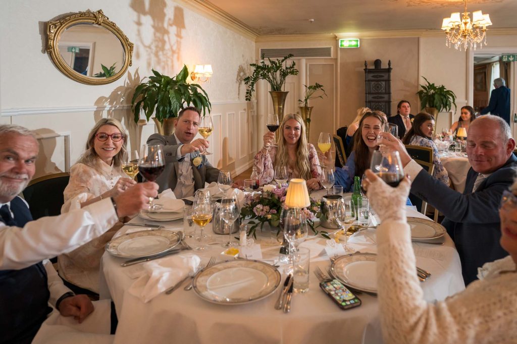 Bilder fra bryllupsfest på Losby gods.